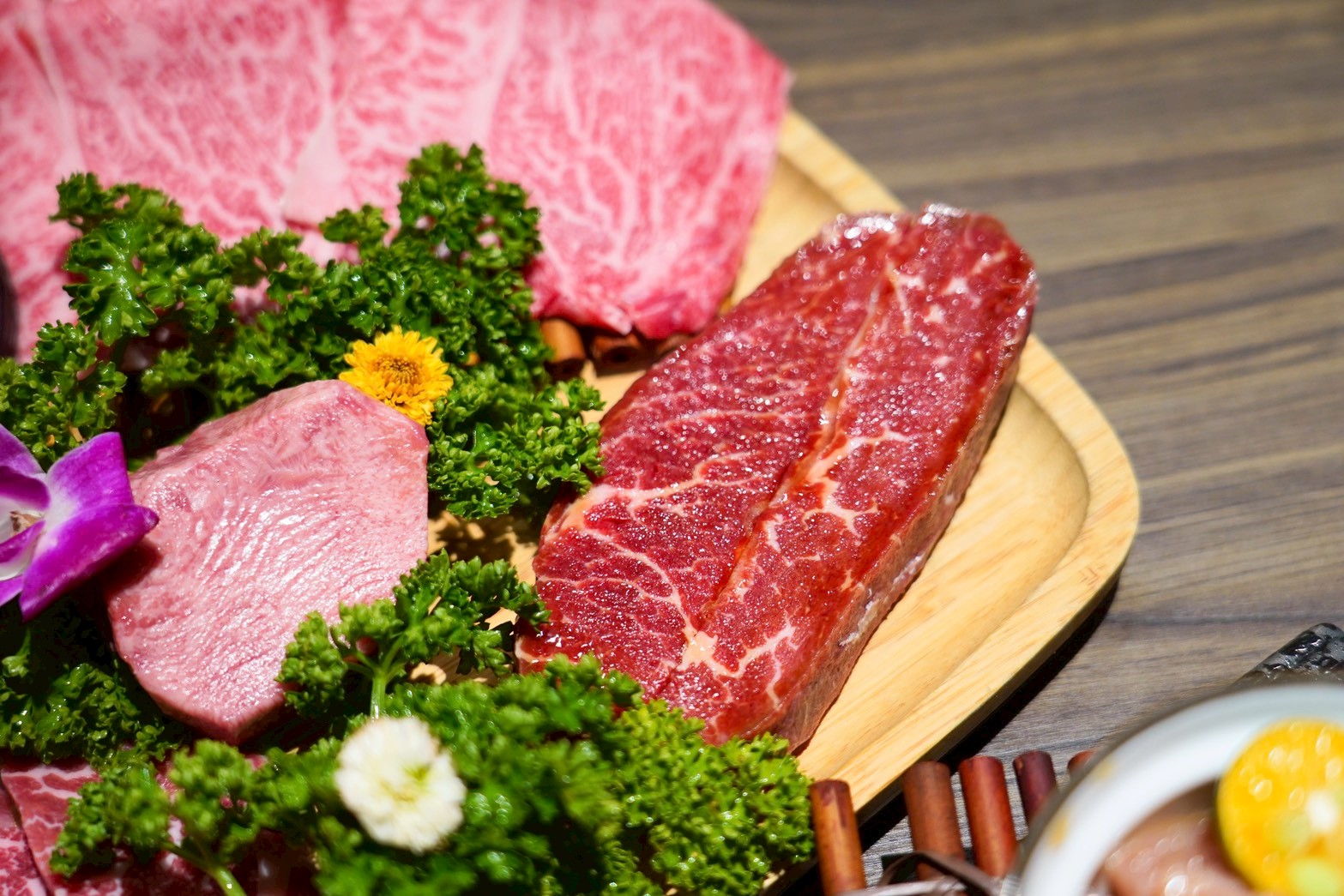 原木燒肉-東區頂級燒肉 30公分的和牛牛舌! 桌邊專人代烤 獨立包廂 聚餐首選 - 第22張圖