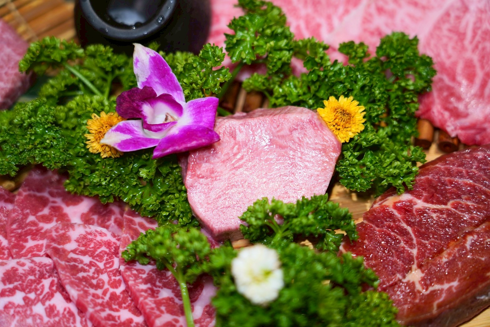 原木燒肉-東區頂級燒肉 30公分的和牛牛舌! 桌邊專人代烤 獨立包廂 聚餐首選 - 第17張圖