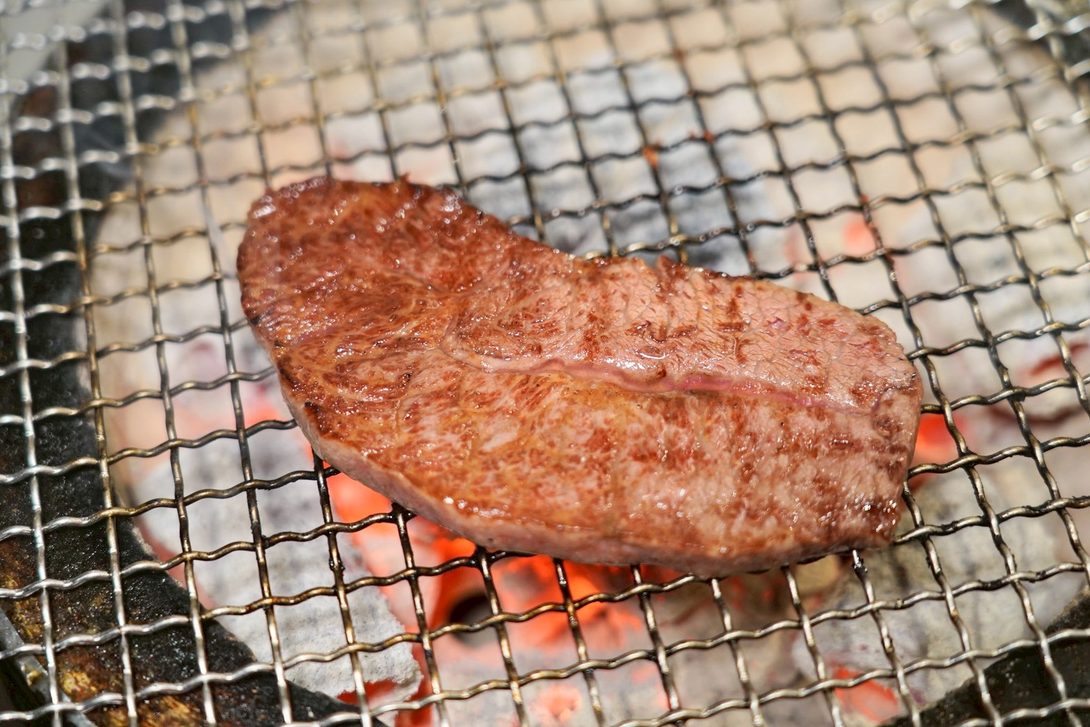 原木燒肉-東區頂級燒肉 30公分的和牛牛舌! 桌邊專人代烤 獨立包廂 聚餐首選 - 第15張圖