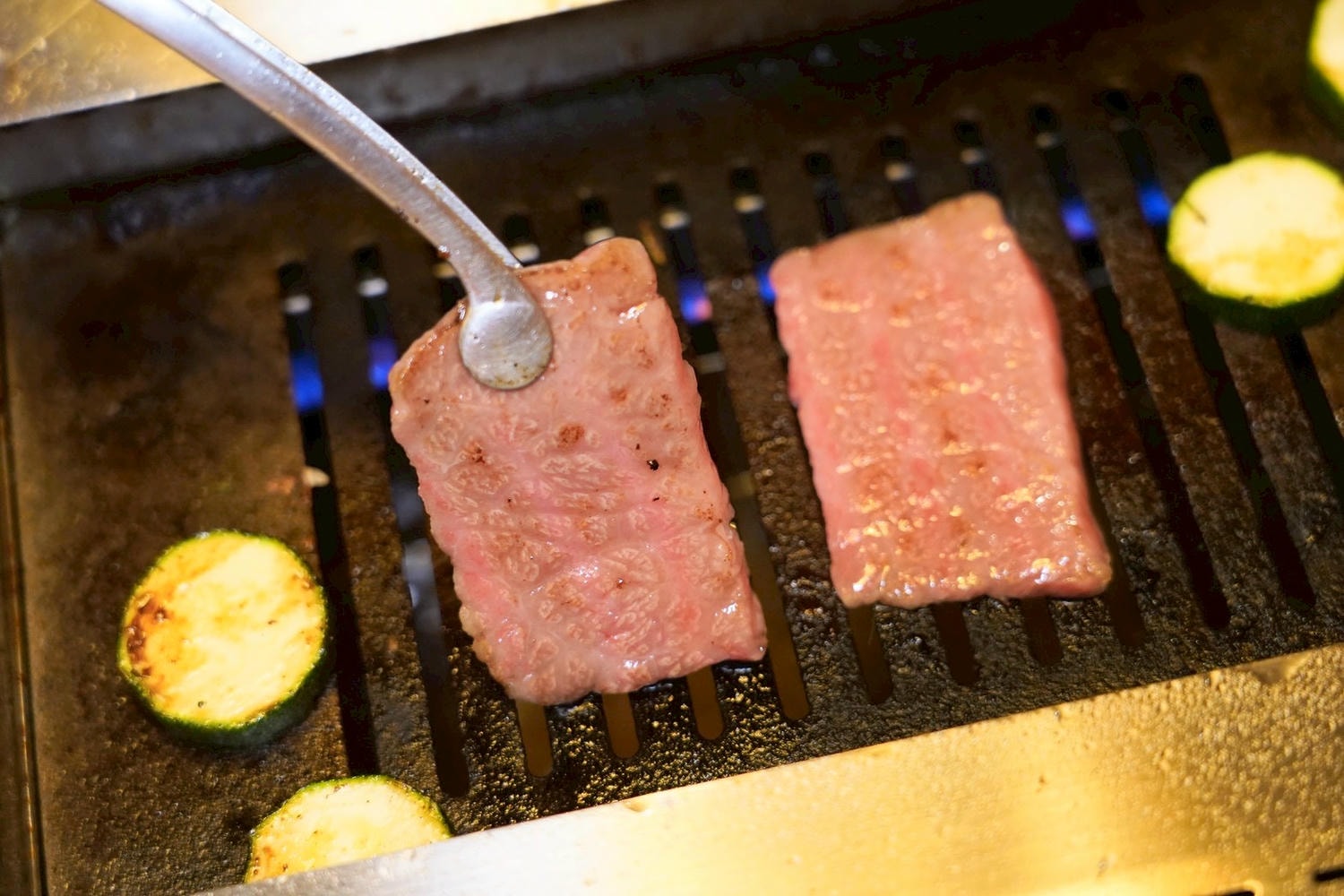 燒肉Lab京東 台北新開幕和牛燒肉! 超市型燒肉～cp值超高 個人燒肉或聚餐 都適合～
