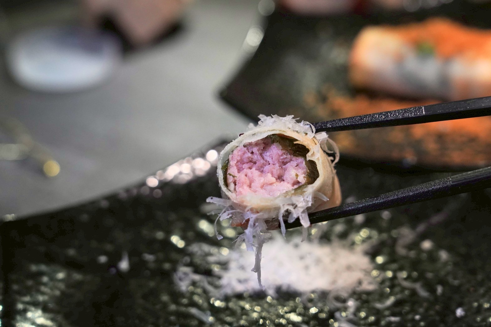 台北無菜單日式燒肉 肉品精緻又好吃！全程專人桌邊代烤 聚餐首選～