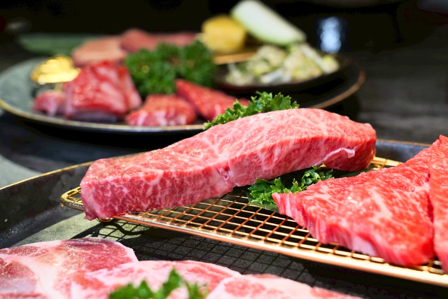 台北無菜單日式燒肉 肉品精緻又好吃！全程專人桌邊代烤 聚餐首選～