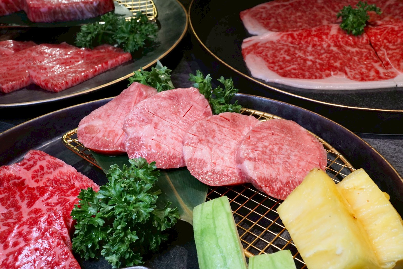 台北無菜單日式燒肉 肉品精緻又好吃！全程專人桌邊代烤 聚餐首選～